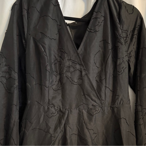 Black Textured Wrap Mini Dress NOLA Boutique Tiered Hem L - Picture 5 of 15